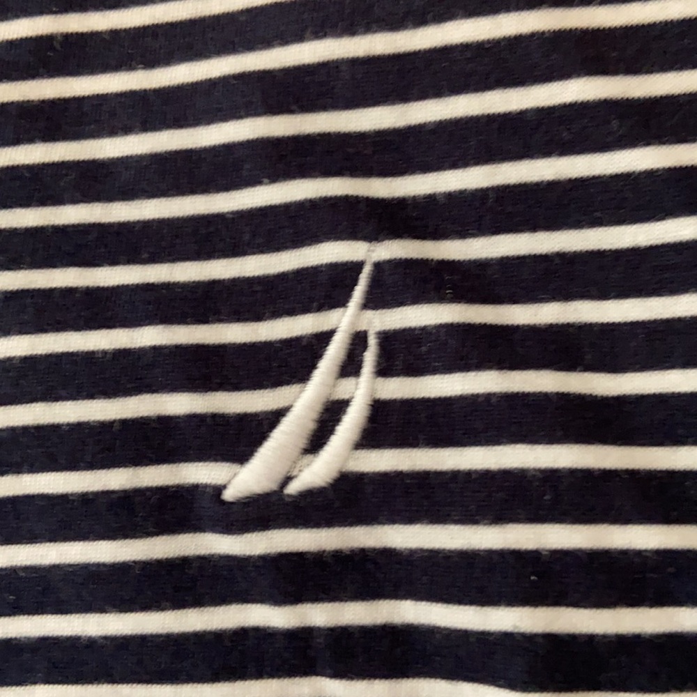 Pair of Nautica Tee Shirts - Picture 6 of 7